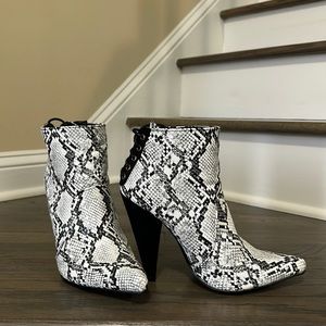 Women’s - size 7.5 - faux snakeskin - booties - shoes - boots